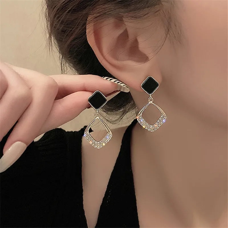 Light Luxurious Zircon Hoop Earrings