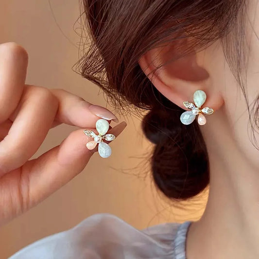 Korean Irregular Five-petal Flower Earrings Fashion Light Luxury Imitation Pearl Earrings Popular Jewelry