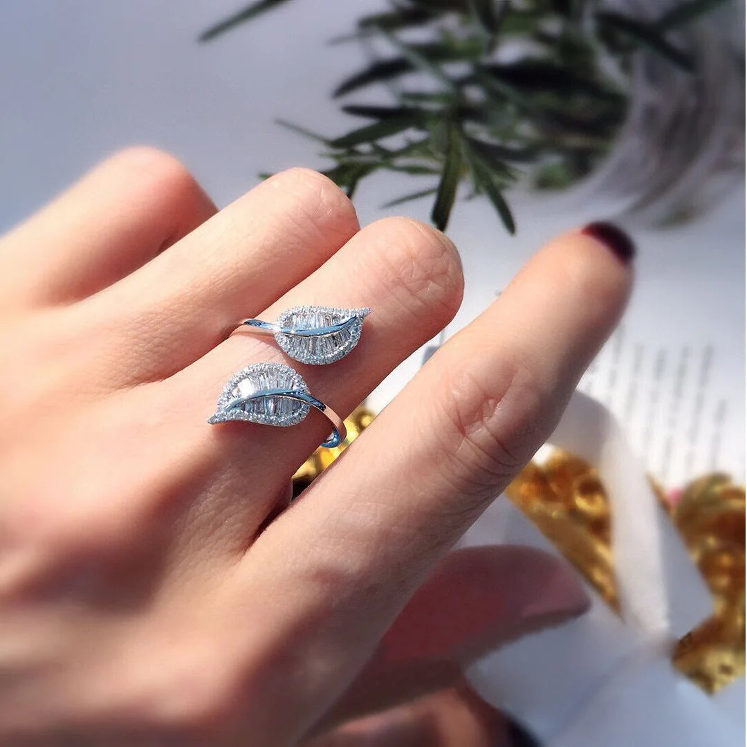 Cute Silver Color Leaf Adjustable Ring with Bling Zircon Stone for Women Fashion Wedding Engagement Jewelry